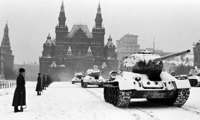 Битва за Москву в период Великой Отечественной войны.